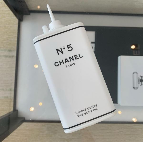 
<p>                        Косметические новинки Chanel, посвященные юбилею аромата Chanel #5</p>
<p>                    